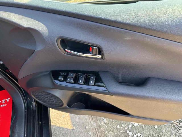 プリウス Ｓツーリングセレクション　ドライブレコーダー　ＥＴＣ　バックカメラ　ナビ　ＴＶ　アルミホイール　ＬＥＤヘッドランプ　ＣＶＴ　シートヒーター　スマートキー　電動格納ミラー　盗難防止システム　ＣＤ　Ｂｌｕｅｔｏｏｔｈ（12枚目）