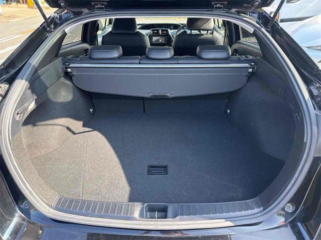 プリウス Ｓツーリングセレクション　ドライブレコーダー　ＥＴＣ　バックカメラ　ナビ　ＴＶ　アルミホイール　ＬＥＤヘッドランプ　ＣＶＴ　シートヒーター　スマートキー　電動格納ミラー　盗難防止システム　ＣＤ　Ｂｌｕｅｔｏｏｔｈ（20枚目）