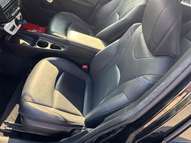 プリウス Ｓツーリングセレクション　ドライブレコーダー　ＥＴＣ　バックカメラ　ナビ　ＴＶ　アルミホイール　ＬＥＤヘッドランプ　ＣＶＴ　シートヒーター　スマートキー　電動格納ミラー　盗難防止システム　ＣＤ　Ｂｌｕｅｔｏｏｔｈ（26枚目）