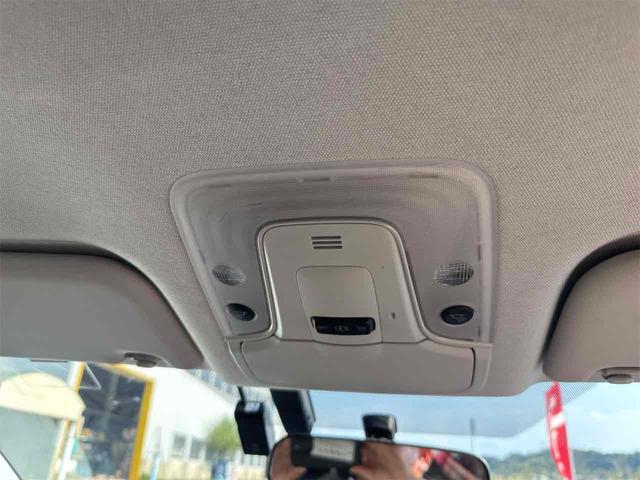 プリウス Ｓツーリングセレクション　ドライブレコーダー　ＥＴＣ　バックカメラ　ナビ　ＴＶ　アルミホイール　ＬＥＤヘッドランプ　ＣＶＴ　シートヒーター　スマートキー　電動格納ミラー　盗難防止システム　ＣＤ　Ｂｌｕｅｔｏｏｔｈ（41枚目）