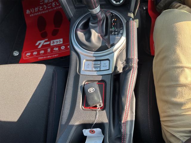 ８６ ＧＴ　ドライブレコーダー　バックカメラ　ナビ　ＴＶ　ＡＴ　オートライト　ＨＩＤ　ＬＥＤヘッドランプ　スマートキー　電動格納ミラー　アルミホイール　盗難防止システム　衝突安全ボディ　ＡＢＳ　ＥＳＣ（8枚目）