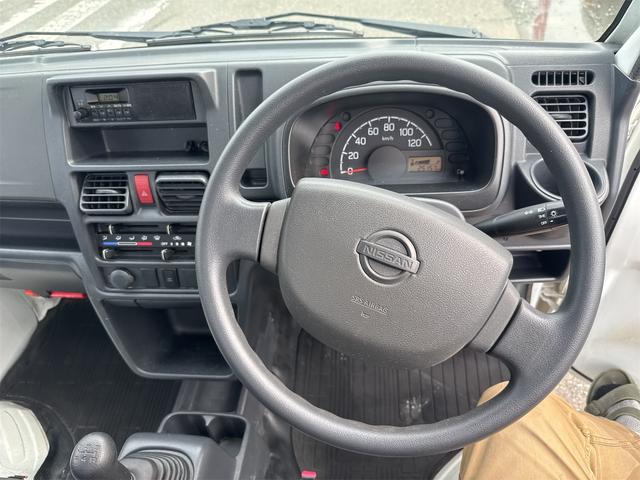 NT100クリッパートラック  DX農繁仕様 4WD デフロック MT エアコン 運転席エアバッグ 助手席エアバッグ(2枚目)