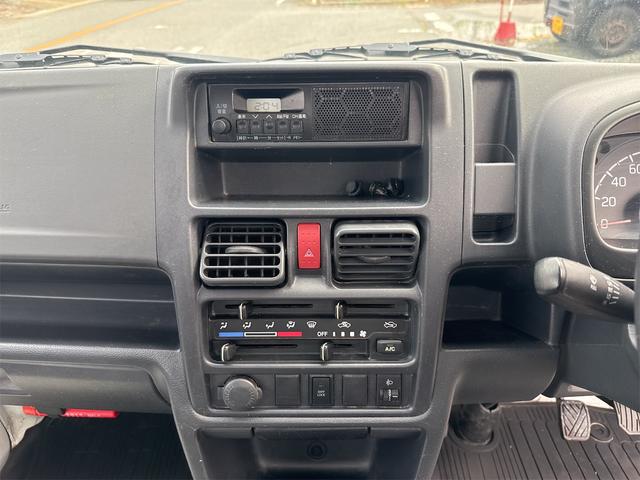 NT100クリッパートラック  DX農繁仕様 4WD デフロック MT エアコン 運転席エアバッグ 助手席エアバッグ(3枚目)