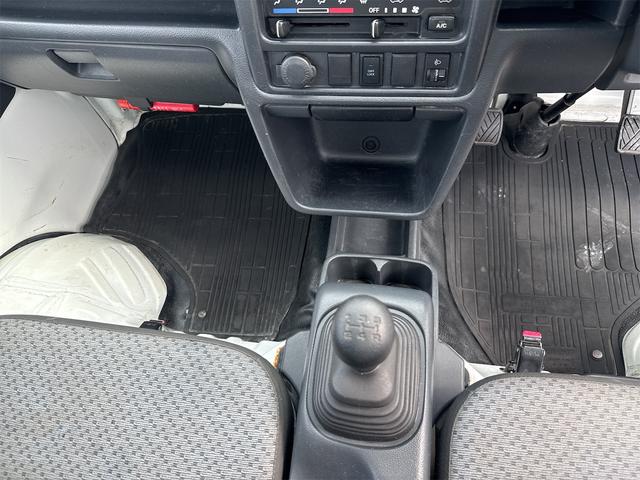 NT100クリッパートラック  DX農繁仕様 4WD デフロック MT エアコン 運転席エアバッグ 助手席エアバッグ(4枚目)