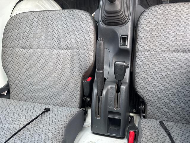 NT100クリッパートラック  DX農繁仕様 4WD デフロック MT エアコン 運転席エアバッグ 助手席エアバッグ(33枚目)