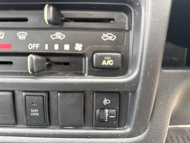 NT100クリッパートラック  DX農繁仕様 4WD デフロック MT エアコン 運転席エアバッグ 助手席エアバッグ(34枚目)