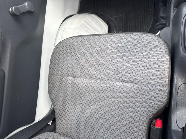 NT100クリッパートラック  DX農繁仕様 4WD デフロック MT エアコン 運転席エアバッグ 助手席エアバッグ(35枚目)