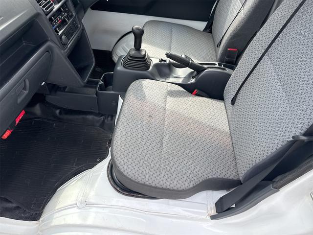 NT100クリッパートラック  DX農繁仕様 4WD デフロック MT エアコン 運転席エアバッグ 助手席エアバッグ(39枚目)