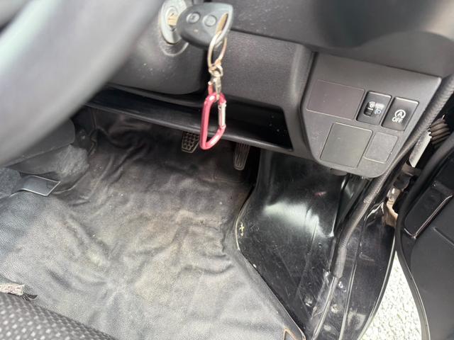 アイドリングストップ機能付き！【信号待ち等の停車時にエンジンを一時的に停止させ低燃費運転をアシストします♪】