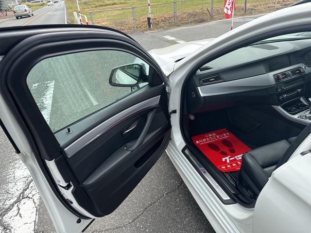 5シリーズ 528iツーリング Mスポーツパッケージ ETC クリアランスソナー オートクルーズコントロール バックカメラ ナビ TV アルミホイール HID サンルーフ AT シートヒーター スマートキー 電動格納ミラー 盗難防止システム パワーシート(63枚目)