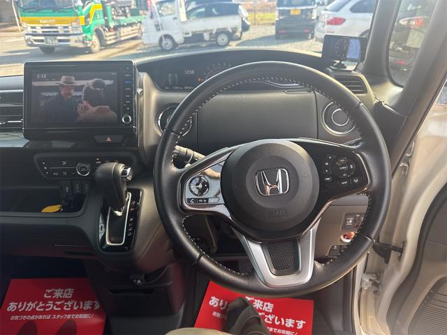 Ｎ－ＢＯＸカスタム Ｇ・Ｌターボホンダセンシング　ドライブレコーダー　ＥＴＣ　バックカメラ　両側電動スライドドア　ナビ　ＴＶ　オートクルーズコントロール　レーンアシスト　衝突被害軽減システム　オートライト　ＬＥＤヘッドランプ　スマートキー（3枚目）