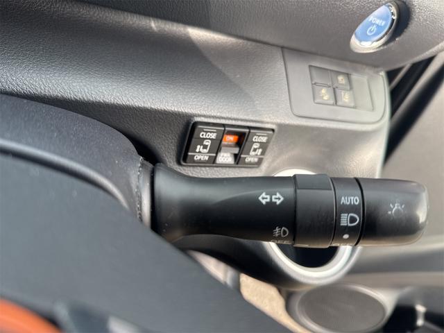 シエンタ ハイブリッドG ドライブレコーダー バックカメラ ナビ TV レーンアシスト 衝突被害軽減システム 両側電動スライドドア オートマチックハイビーム オートライト スマートキー 電動格納ミラー 3列シート CVT(28枚目)