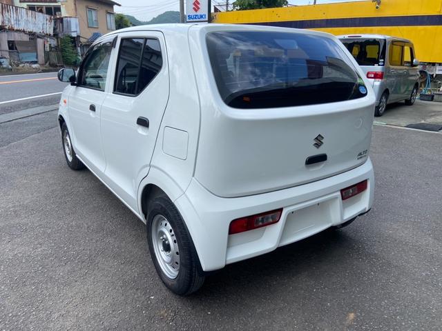 アルト ＶＰ　５速ミッション車　走行距離３２，０２６Ｋｍ　キーレス　エアバッグ　ヘッドライトレベライザー　ＡＭ／ＦＭラジオ　エアコン　パワステ　５ドア車　積載量２００Ｋｇ（7枚目）