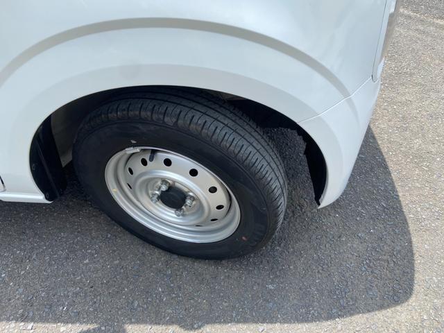 アルト ＶＰ　５速ミッション車　走行距離３２，０２６Ｋｍ　キーレス　エアバッグ　ヘッドライトレベライザー　ＡＭ／ＦＭラジオ　エアコン　パワステ　５ドア車　積載量２００Ｋｇ（24枚目）