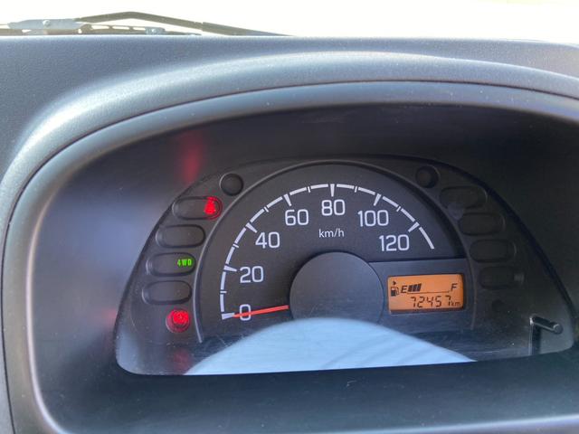 キャリイトラック ＫＣエアコン・パワステ農繁仕様　５速ＭＴ　４ＷＤ　デフロック　３方開　荷台ゴムマット　作業灯　テールゲートチェーン付　ヘッドライトレベライザー　ＦＭ／ＡＭラジオ（18枚目）