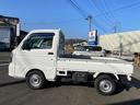 キャリイトラック ＫＣエアコン・パワステ農繁仕様　５速ＭＴ　４ＷＤ　デフロック　３方開　荷台ゴムマット　作業灯　テールゲートチェーン付　ヘッドライトレベライザー　ＦＭ／ＡＭラジオ（5枚目）