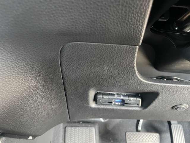 フィット ホーム　純正８インチナビ／バックモニター／ＥＴＣ／ドラレコ前後（17枚目）