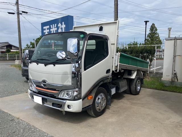 デュトロ 全低床ダンプ　ナビＴＶ　ディーゼル車　オートマ車　最大積載量２０００ｋｇ　車検令和８年３月まで　エアコン　パワステ　パワーウィンドウ（2枚目）