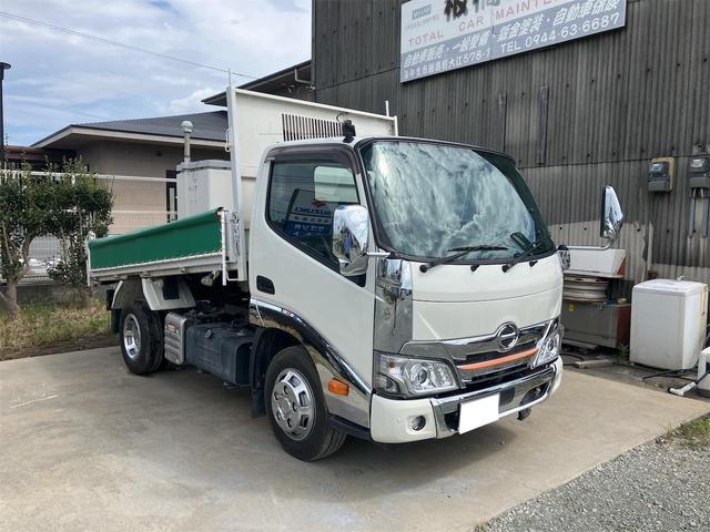 デュトロ 全低床ダンプ　ナビＴＶ　ディーゼル車　オートマ車　最大積載量２０００ｋｇ　車検令和８年３月まで　エアコン　パワステ　パワーウィンドウ（4枚目）