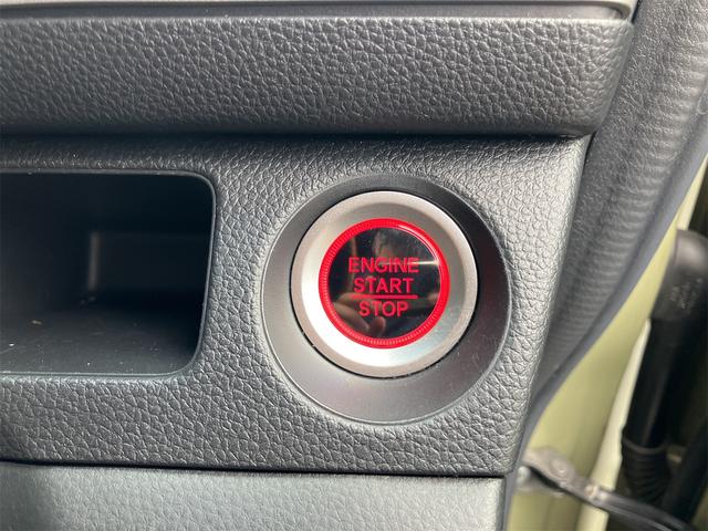 キーを携帯しているだけで、エンジンの始動が可能な装備です。プッシュスタートですのでエンジンの始動もボタンを押すだけです