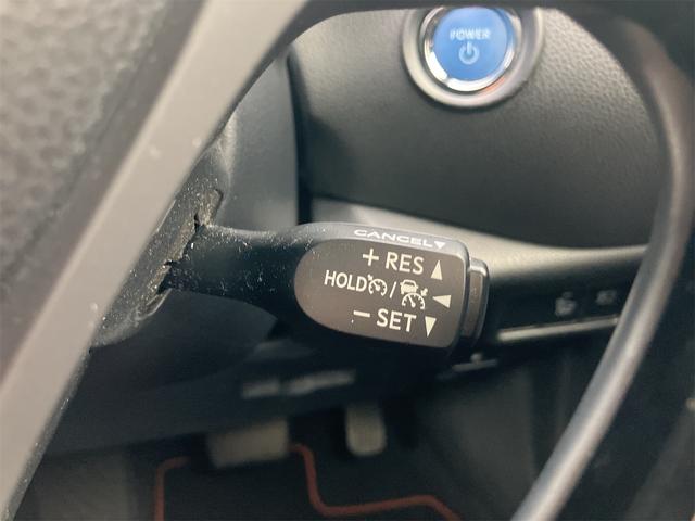 アクセルを踏まなくても設定した速度で走行可能なオートクルーズコントロールを装備しています！ロングドライブでも運転が楽になります。ブレーキやシフト操作でも解除可能です！