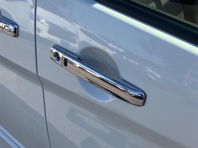 セレナ ハイウェイスターＶ　ＥＴＣ　全周囲カメラ　ナビ　ＴＶ　クリアランスソナー　オートクルーズコントロール　衝突被害軽減システム　両側電動スライドドア　オートライト　ＬＥＤヘッドランプ　スマートキー　アイドリングストップ（30枚目）