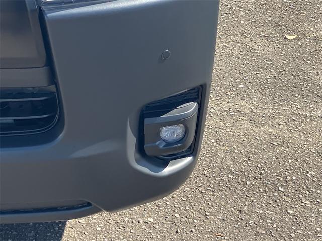 ハイエースバン ロングスーパーＧＬ　アースカラーパッケージ　登録済み未使用車　全周囲カメラ　クリアランスソナー　レーンアシスト　衝突被害軽減システム　両側電動スライドドア　オートマチックハイビーム　オートライト　ＬＥＤヘッドランプ（7枚目）