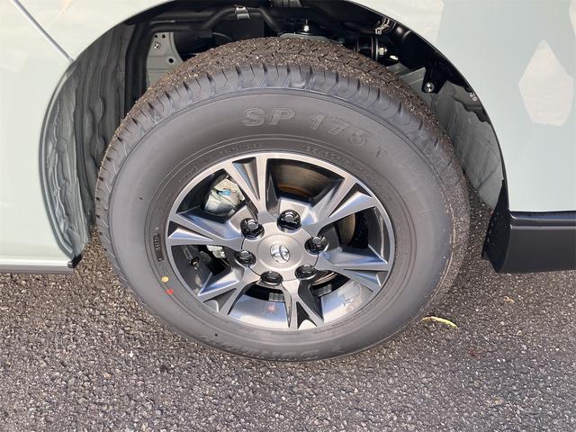 ハイエースバン ロングスーパーＧＬ　アースカラーパッケージ　登録済み未使用車　全周囲カメラ　クリアランスソナー　レーンアシスト　衝突被害軽減システム　両側電動スライドドア　オートマチックハイビーム　オートライト　ＬＥＤヘッドランプ（17枚目）