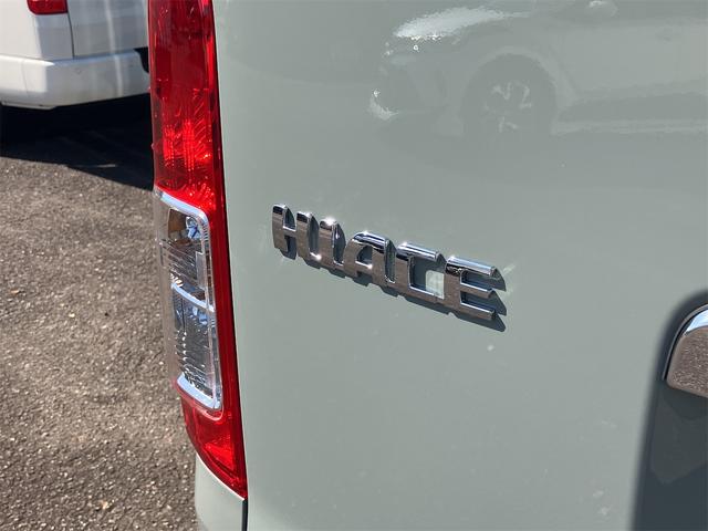 ハイエースバン ロングスーパーＧＬ　アースカラーパッケージ　登録済み未使用車　全周囲カメラ　クリアランスソナー　レーンアシスト　衝突被害軽減システム　両側電動スライドドア　オートマチックハイビーム　オートライト　ＬＥＤヘッドランプ（25枚目）