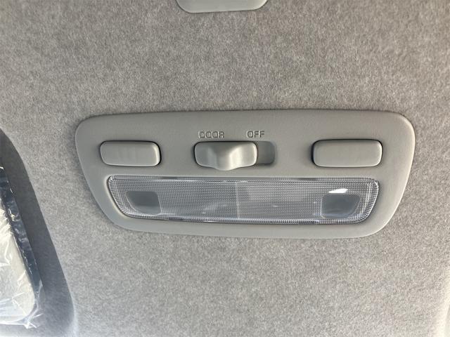 ハイエースバン ロングスーパーＧＬ　アースカラーパッケージ　登録済み未使用車　全周囲カメラ　クリアランスソナー　レーンアシスト　衝突被害軽減システム　両側電動スライドドア　オートマチックハイビーム　オートライト　ＬＥＤヘッドランプ（45枚目）