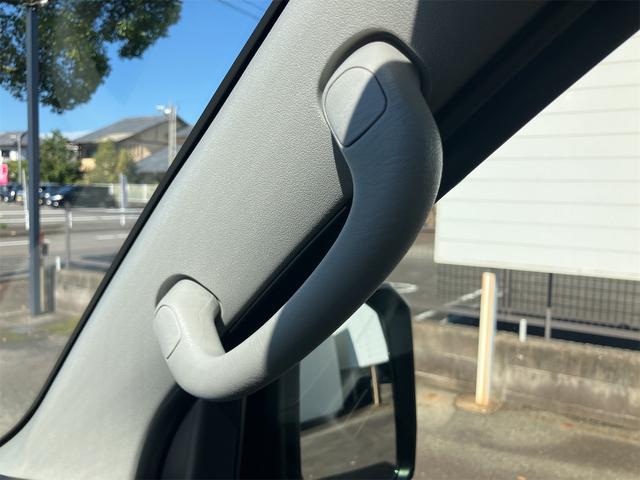 ハイエースバン ロングスーパーＧＬ　アースカラーパッケージ　登録済み未使用車　全周囲カメラ　クリアランスソナー　レーンアシスト　衝突被害軽減システム　両側電動スライドドア　オートマチックハイビーム　オートライト　ＬＥＤヘッドランプ（47枚目）