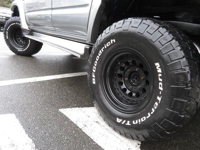 ハイラックス Ｗキャブ　スポーツピックアップ　２．７Ｇ　ワイドボディ　４ＷＤ　新品リフトＵＰ　社外１５インチＡＷ　ＢＦグッドリッチＭＴタイヤ　新品ラバーフェンダー　ＤＶＤナビ　バックカメラ　スポーツバー　ＥＴＣ（18枚目）