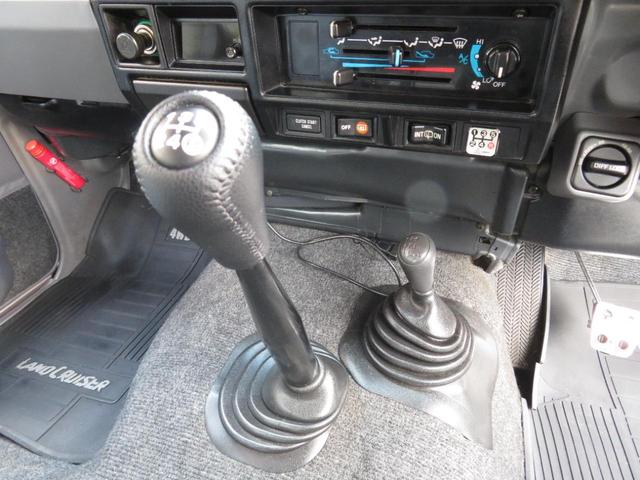 TOYOTA LAND CRUISER 70 ZX | 2002 | SILVER | 239571 km TOYOTA LAND CRUISER 70 ZX | 2002 | SILVER | 239571 km
