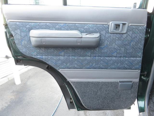 ランドクルーザー７０ ＺＸ　ユーザー買取車　前後デフロック　ノーマル車高　純正ＡＷ　ＢＦ／ＡＴタイヤ５本　フェンダーミラー　ＬＥＤヘッドライト　ＳＤナビ　地デジＴＶ　Ｂｌｕｅｔｏｏｔｈ対応　バックカメラ　社外スピーカー　ＥＴＣ（20枚目）