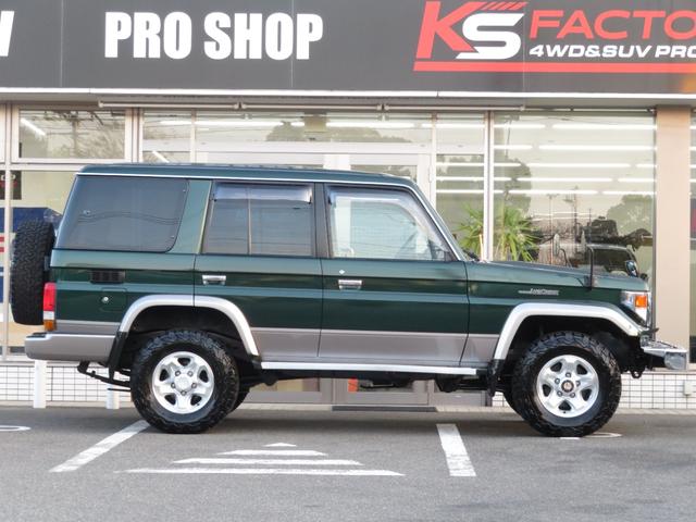 ランドクルーザー７０ ＺＸ　ユーザー買取車　前後デフロック　ノーマル車高　純正ＡＷ　ＢＦ／ＡＴタイヤ５本　フェンダーミラー　ＬＥＤヘッドライト　ＳＤナビ　地デジＴＶ　Ｂｌｕｅｔｏｏｔｈ対応　バックカメラ　社外スピーカー　ＥＴＣ（42枚目）