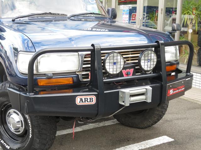 ランドクルーザー８０ ＶＸリミテッド　アクティブバケーション　８ナンバー登録　リフトＵＰ　ナロー仕様　社外ＡＷ　ＢＦ／ＭＴ　ＡＲＢバンパー　電動ウインチ　リアラダー　ルーフラック　フォグランプ　ナビ　サンルーフ　キーレス　Ｐソナー　ＥＴＣ（31枚目）