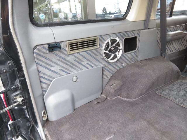 ランドクルーザープラド SXワイド 当社ユーザー買取車 全塗装済黒 新品グリル 社外レンズ 2インチUP 社外ショック 社外AW MTタイヤ 社外マフラー ナルディハンドル シートカバー 社外ナビ Bカメラ ドラレコ ETC キーレス(22枚目)