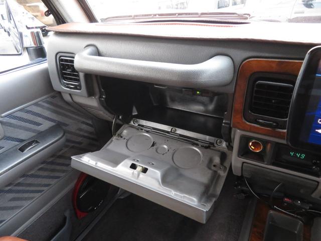 ランドクルーザープラド SXワイド 当社ユーザー買取車 全塗装済黒 新品グリル 社外レンズ 2インチUP 社外ショック 社外AW MTタイヤ 社外マフラー ナルディハンドル シートカバー 社外ナビ Bカメラ ドラレコ ETC キーレス(56枚目)