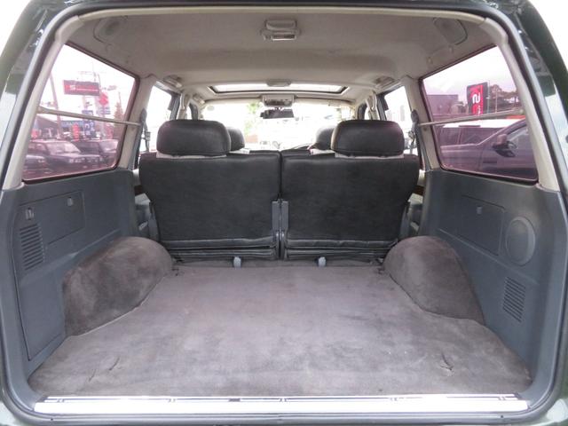 ランドクルーザー８０ ＶＸリミテッド　後期モデル　全塗装済　角目４灯ヘッドライト　３インチＵＰ　ブラッドレーＶ　ジオランダーＭＴタイヤ　左右２本出しマフラー　シートカバー　ＳＤナビ　バックカメラ　ドラレコ　ＥＴＣ　キーレス　ユーザー買取車（13枚目）