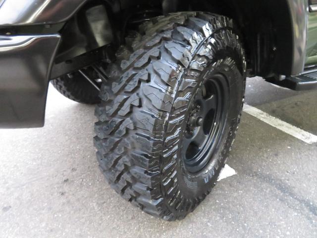 ランドクルーザー８０ ＶＸリミテッド　後期モデル　全塗装済　角目４灯ヘッドライト　３インチＵＰ　ブラッドレーＶ　ジオランダーＭＴタイヤ　左右２本出しマフラー　シートカバー　ＳＤナビ　バックカメラ　ドラレコ　ＥＴＣ　キーレス　ユーザー買取車（25枚目）