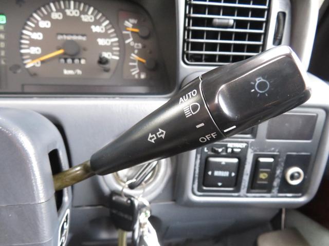 ランドクルーザー８０ ＶＸリミテッド　後期モデル　全塗装済　角目４灯ヘッドライト　３インチＵＰ　ブラッドレーＶ　ジオランダーＭＴタイヤ　左右２本出しマフラー　シートカバー　ＳＤナビ　バックカメラ　ドラレコ　ＥＴＣ　キーレス　ユーザー買取車（44枚目）