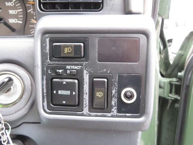 ランドクルーザー８０ ＶＸリミテッド　後期モデル　全塗装済　角目４灯ヘッドライト　３インチＵＰ　ブラッドレーＶ　ジオランダーＭＴタイヤ　左右２本出しマフラー　シートカバー　ＳＤナビ　バックカメラ　ドラレコ　ＥＴＣ　キーレス　ユーザー買取車（54枚目）