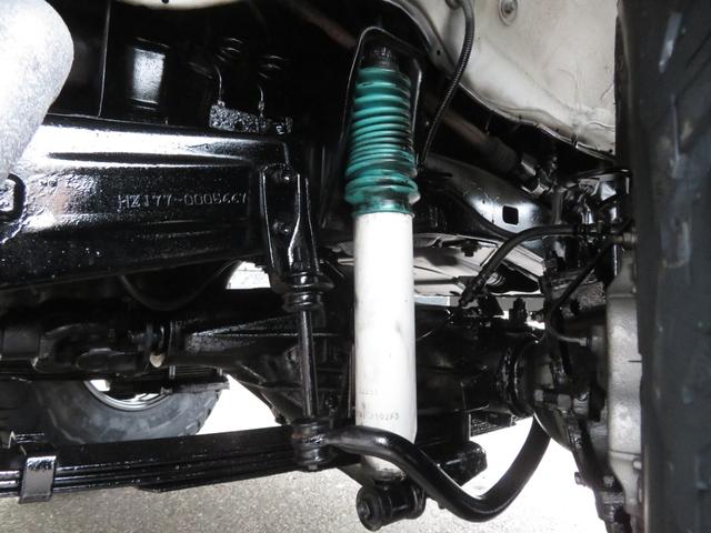 ランドクルーザー70 LX 中期モデル 新品同色全塗装 BJ用グリル 新品前後クロカンバンパー 純正車高 社外ショック 新品ブラッドレーV16インチAW 新品BFグッドリッチ製ATタイヤ 新品黒革調シートカバー 社外HDDナビ(13枚目)