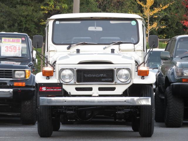 ランドクルーザー４０ 観音開　最終型ＢＪ４６Ｖ　５速ＭＴ　３Ｂエンジン　純正白０３３ピュアホワイト　ユーザー下取り車　パワステ付　タコメーター付　新品ミラー　フルノーマル　縞々シート正面付５人乗り　純正足回り　純正スチールホイール（7枚目）