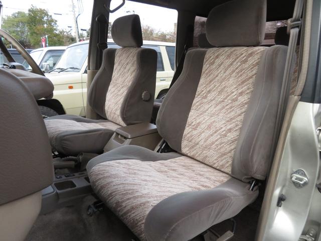 ランドクルーザープラド ＳＸワイド　後期モデル　同色全塗装済　ナロー仕様　新品クリスタルレンズ　２インチＵＰ　社外ショックアブソーバー　新品当社オリジナル１６インチＡＷ　新品ＢＦグッドリッチ製ＡＴタイヤ　社外ナビ　バックカメラ　ＥＴＣ（11枚目）