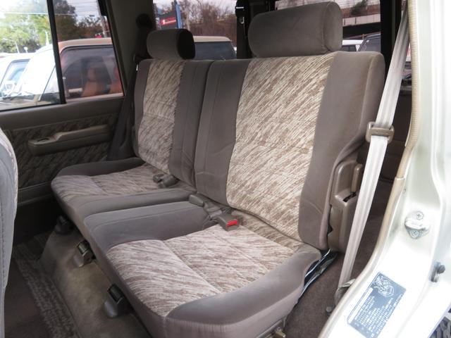 ランドクルーザープラド ＳＸワイド　後期モデル　同色全塗装済　ナロー仕様　新品クリスタルレンズ　２インチＵＰ　社外ショックアブソーバー　新品当社オリジナル１６インチＡＷ　新品ＢＦグッドリッチ製ＡＴタイヤ　社外ナビ　バックカメラ　ＥＴＣ（12枚目）