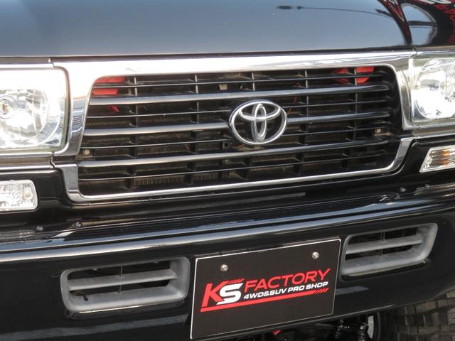 �������f���Ɍ���p�̃O�����A�A���_�[�p�l���𑕒����Ă���܂��I