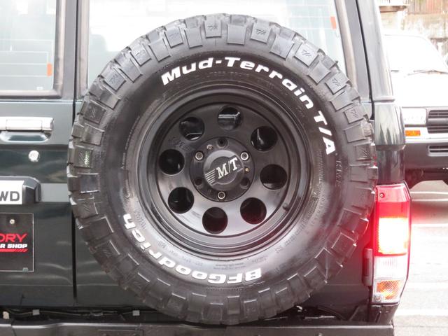 ����͔w�ʃ^�C���܂łT�{�t���ł���