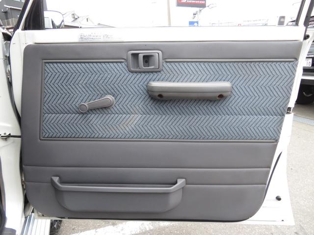 ランドクルーザー７０ ＬＸ　前後リーフ最終型　７６フェイス　ＢＪグリル　フェンダーミラー　リフトＵＰ公認済　新品ＤＥＡＮ製ＡＷ　新品ジオランダーＭＴタイヤ　社外ＳＤナビ　フルセグＴＶ　Ｂｌｕｅｔｏｏｔｈ対応　バックカメラ　ＥＴＣ（17枚目）