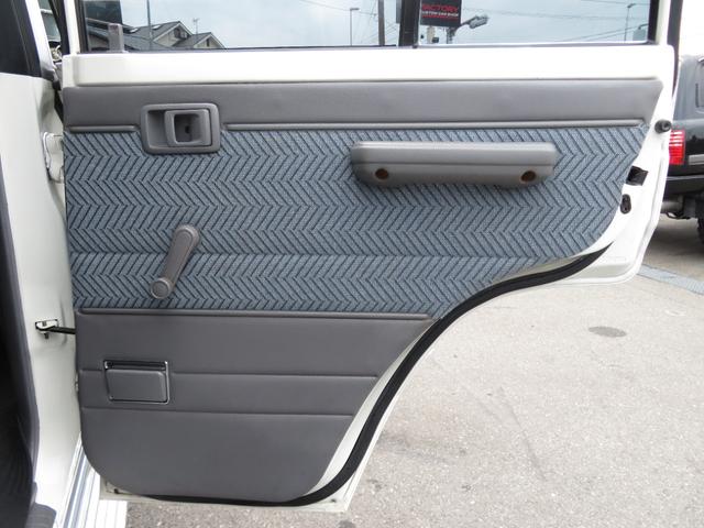 ランドクルーザー７０ ＬＸ　前後リーフ最終型　７６フェイス　ＢＪグリル　フェンダーミラー　リフトＵＰ公認済　新品ＤＥＡＮ製ＡＷ　新品ジオランダーＭＴタイヤ　社外ＳＤナビ　フルセグＴＶ　Ｂｌｕｅｔｏｏｔｈ対応　バックカメラ　ＥＴＣ（19枚目）